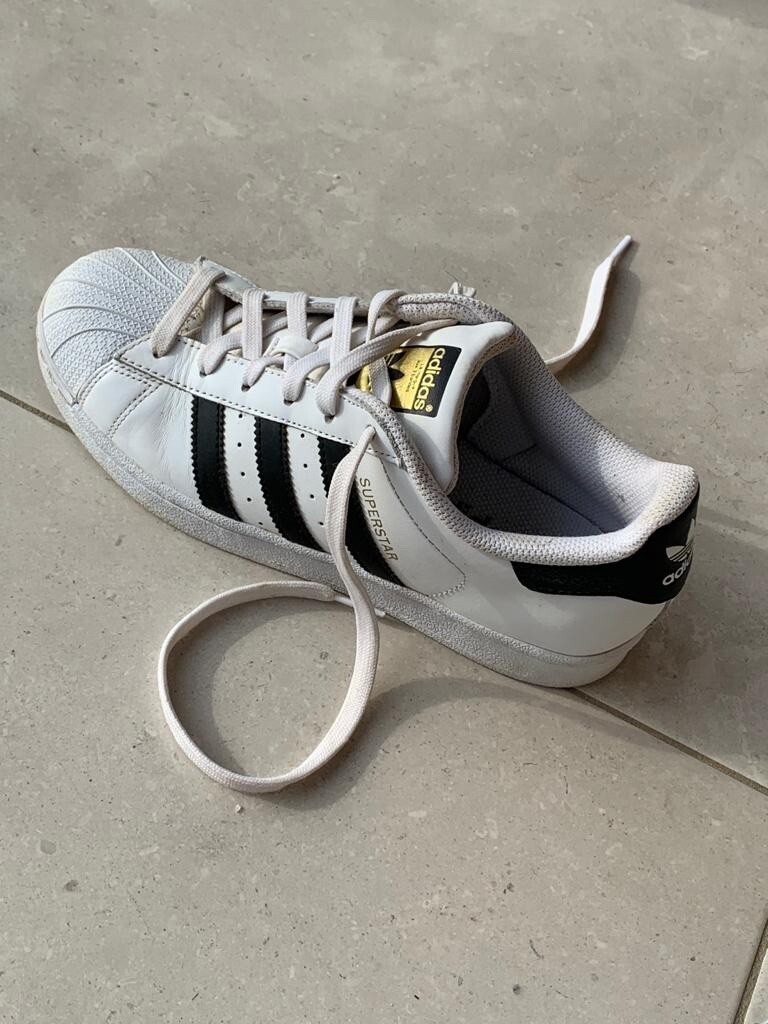 used superstar size 6